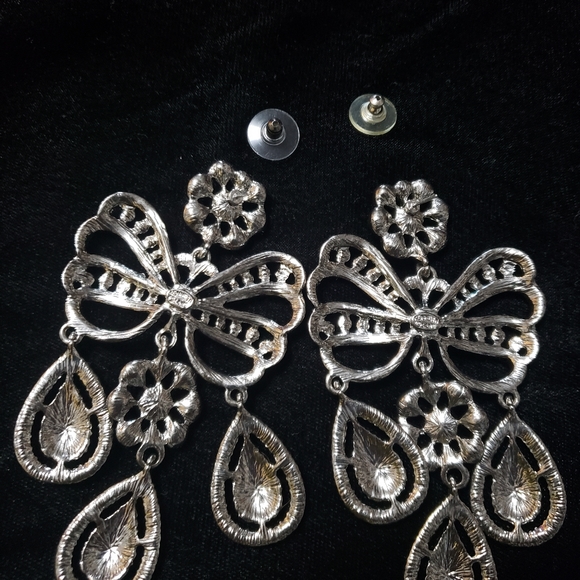 Kenneth Jay Lane - Picture 10 of 11